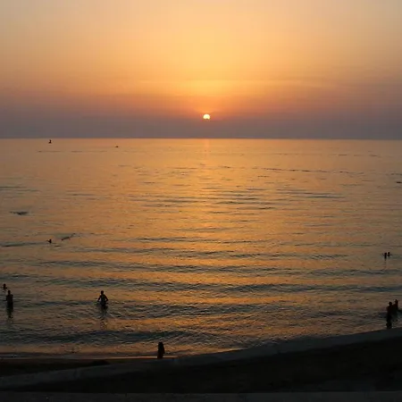 Appartement Bright In - 30 Sqm + Enclosed Garden