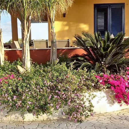 Bright In - 30 Sqm + Enclosed Garden Gallipoli