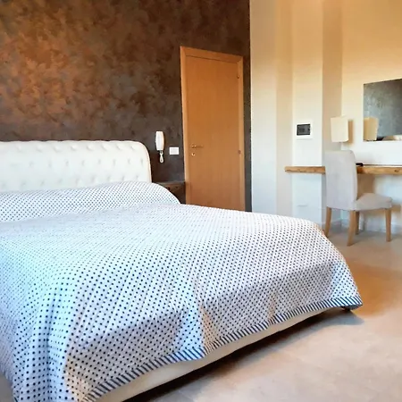 Apartment Bright In - 30 Sqm + Enclosed Garden