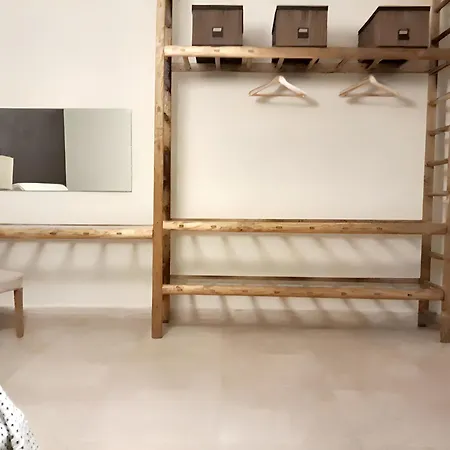 Bright In - 30 Sqm + Enclosed Garden Apartment
