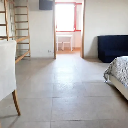 Bright In - 30 Sqm + Enclosed Garden