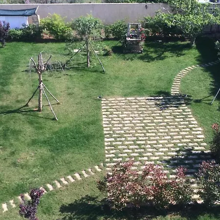 Bright In - 30 Sqm + Enclosed Garden