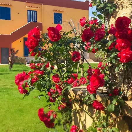 Bright In - 30 Sqm + Enclosed Garden Apartment *
