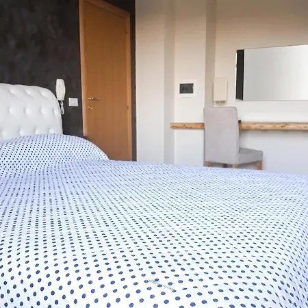 Apartment Bright In - 30 Sqm + Enclosed Garden