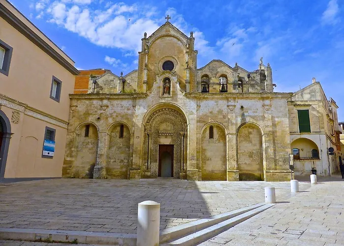 Bright In - 30 Sqm + Enclosed Garden Apartment