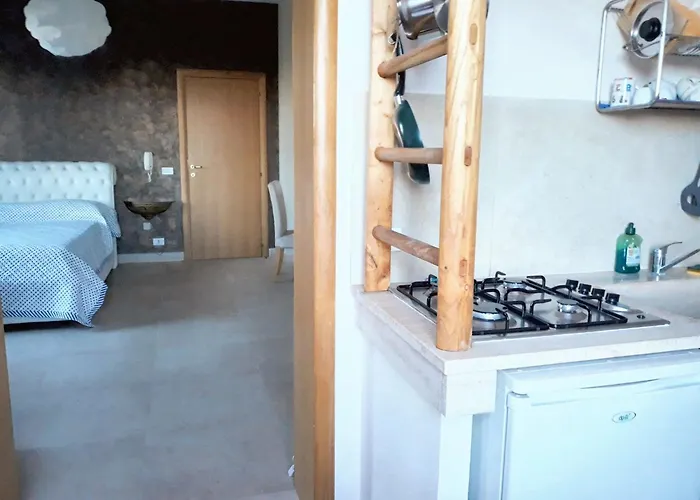 Bright In - 30 Sqm + Enclosed Garden Apartment