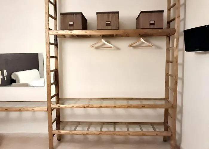 Bright In - 30 Sqm + Enclosed Garden *