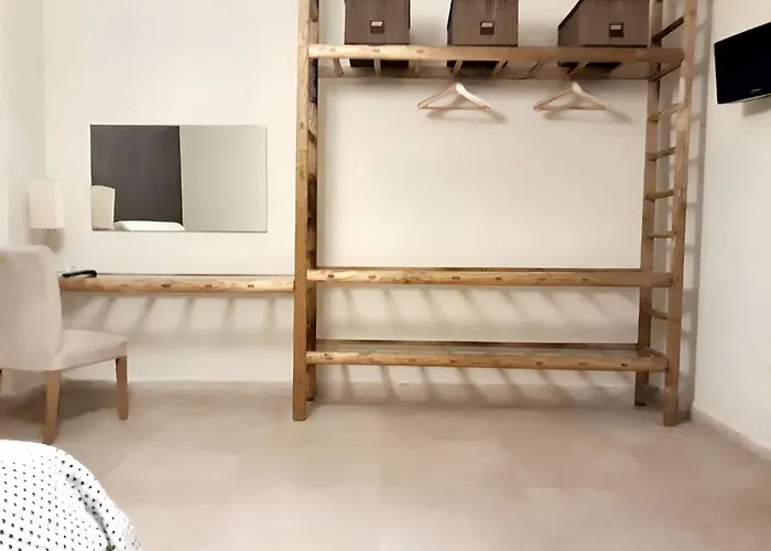 Bright In - 30 Sqm + Enclosed Garden Apartment