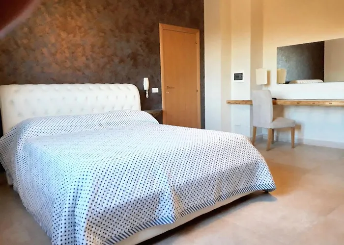 Bright In - 30 Sqm + Enclosed Garden